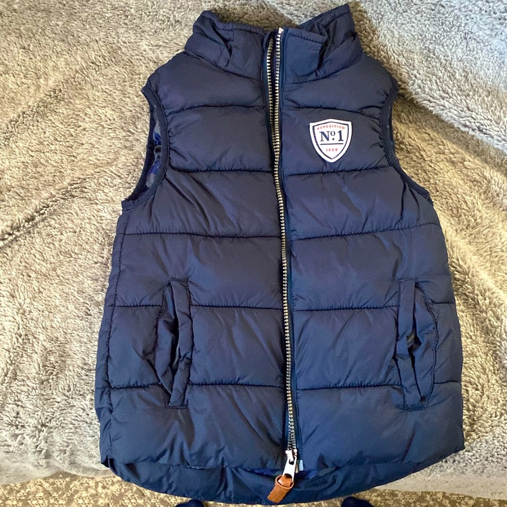 H&M puffer vest size 6-8 Navy Blue (Expedition No.1/1958) with zipper